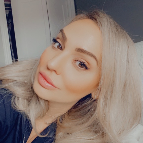 Meet your Posher, Stefania - Picture 1 of 1